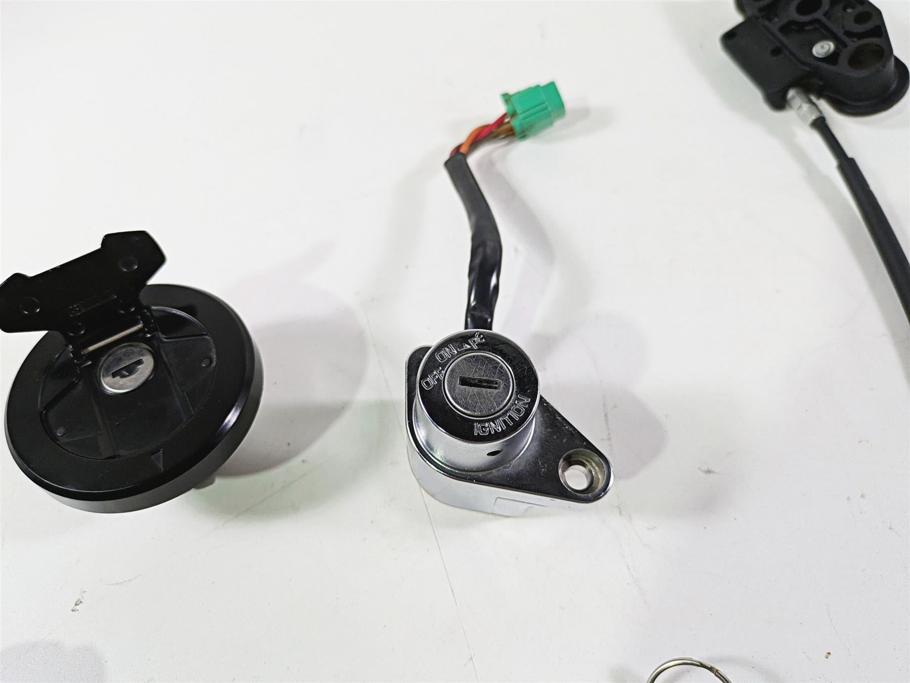 2016 Suzuki M109R VZR1800 Boulevard Ignition Switch Key Lock Set 37000-50810 {{ shop.shopifyCountryName }} - Mototech271