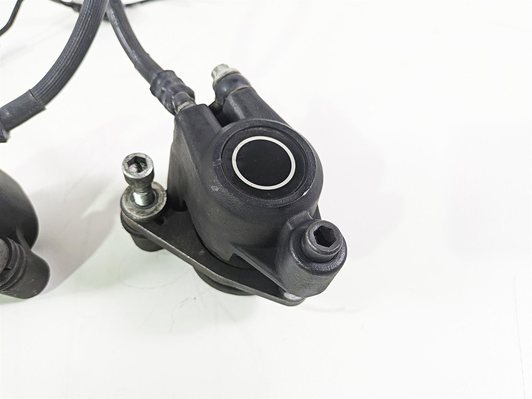 1996 Harley Touring FLHTCUI Electra Glide Front Brake Caliper Set 44023-83C {{ shop.shopifyCountryName }} - Mototech271
