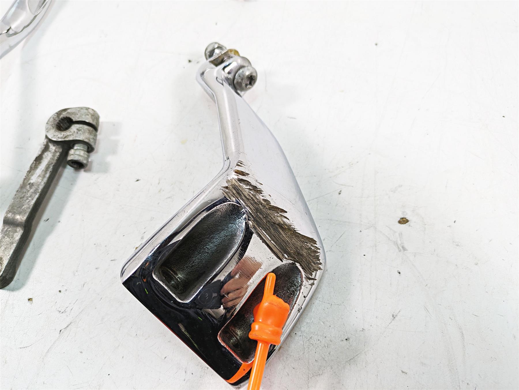2015 Harley FXDL Dyna Low Rider Left Rider Mid Foot Peg Mount & Shifter 50500279 {{ shop.shopifyCountryName }} - Mototech271