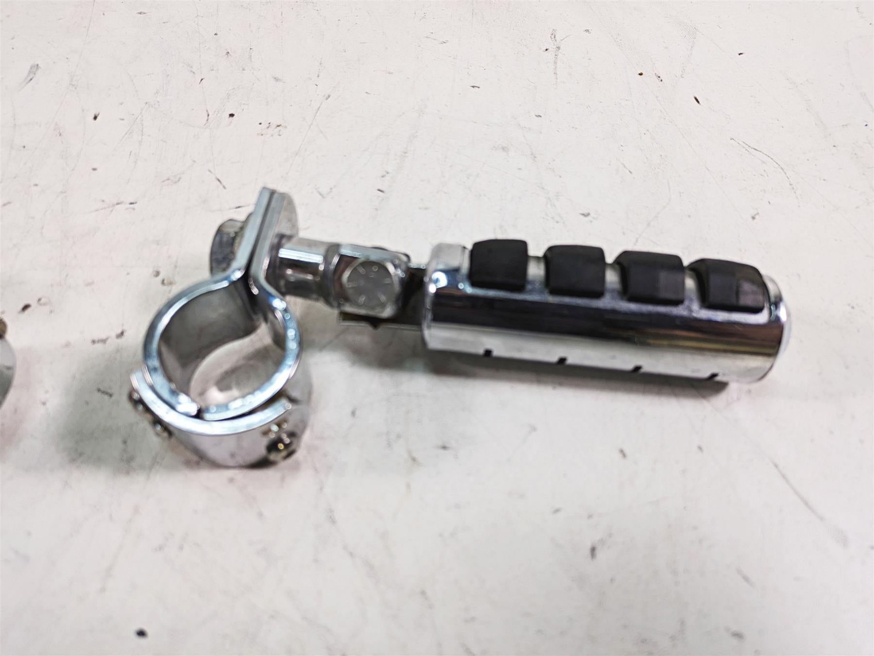 2010 Harley Touring FLHTCU Electra Glide Highway Foot Peg Footpeg Set {{ shop.shopifyCountryName }} - Mototech271