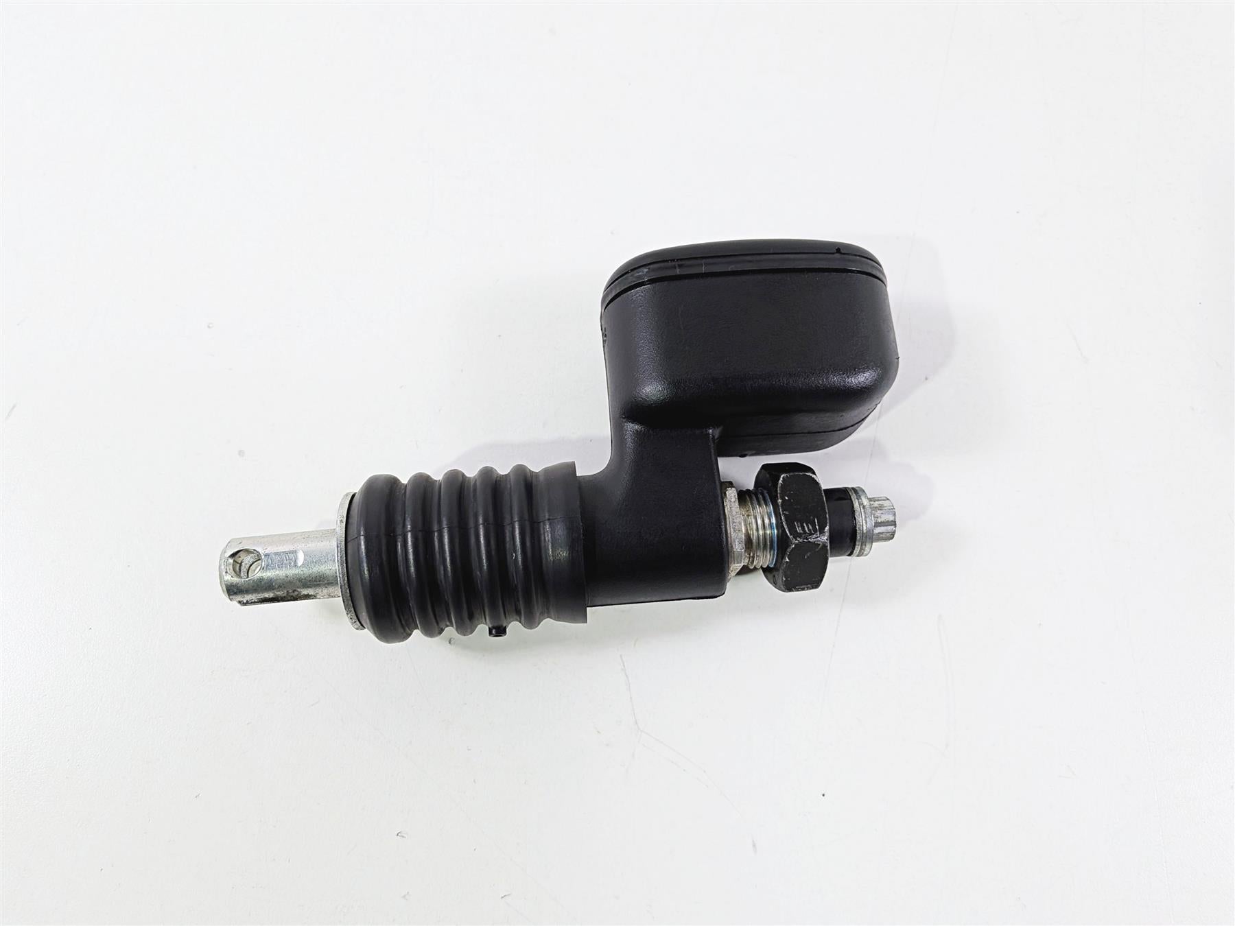2014 Harley FXSB Softail Breakout Rear Brake Master Cylinder 41767-05E-Mototech271