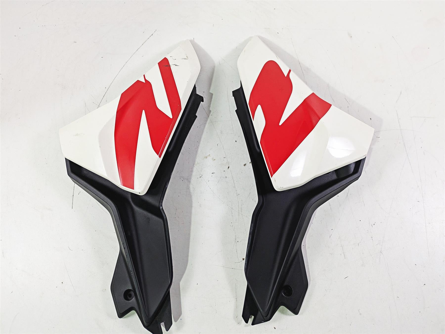 2023 BMW G310R K03 Radiator Grille Side Cover Fairings 46639480258 46639480257 {{ shop.shopifyCountryName }} - Mototech271