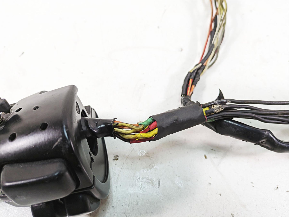 2005 Harley Dyna FXDL Low Rider Right Hand Control Switch - Read 71684-06A {{ shop.shopifyCountryName }} - Mototech271