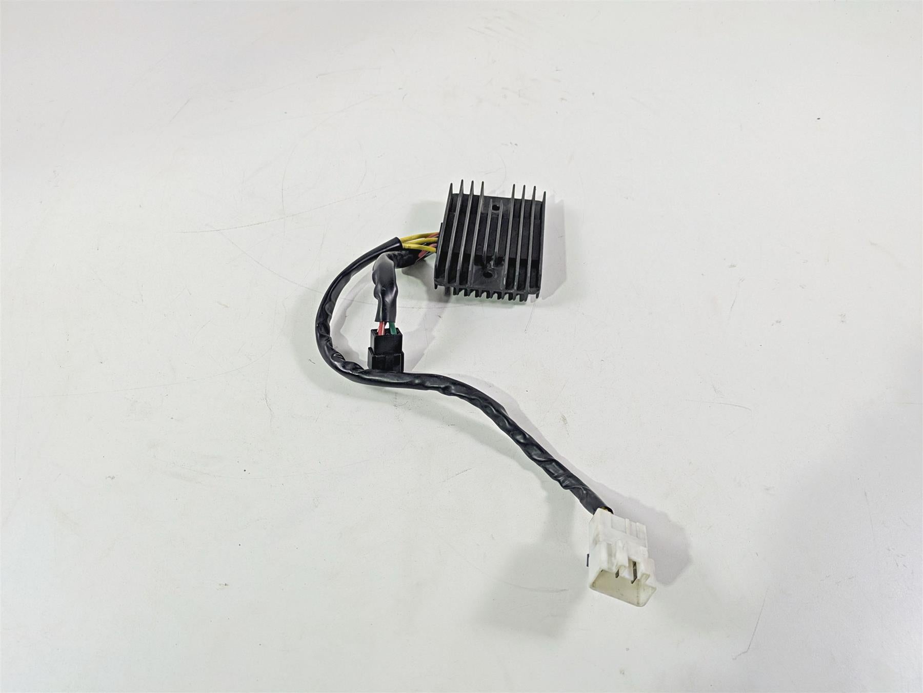 2017 Aprilia RSV 1100 Tuono V4 Factory Rectifier Voltage Regulator B043488 {{ shop.shopifyCountryName }} - Mototech271