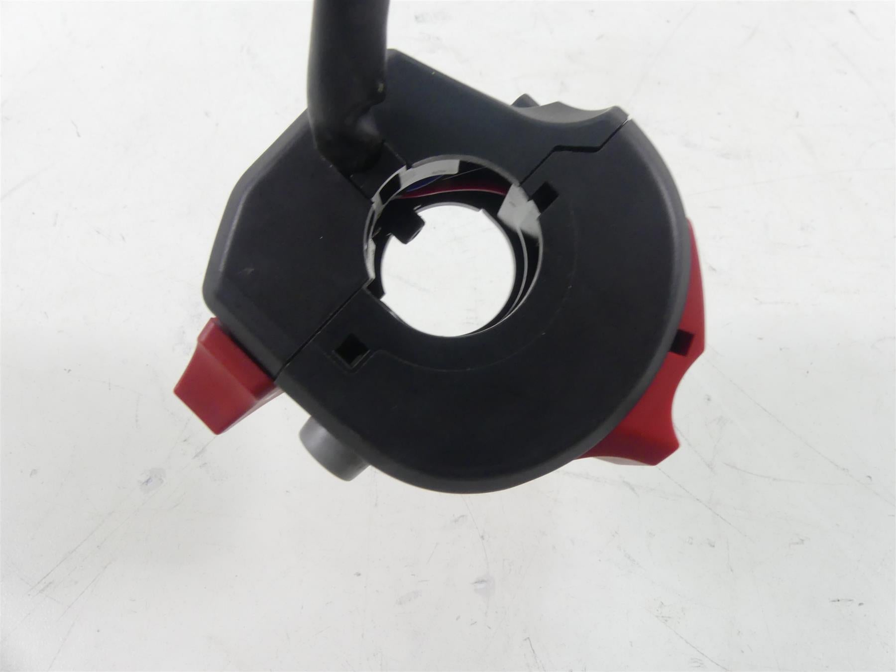 2020 Ducati Panigale V2 Right Hand Kill Start Hazard Control Switch 65010273B {{ shop.shopifyCountryName }} - Mototech271