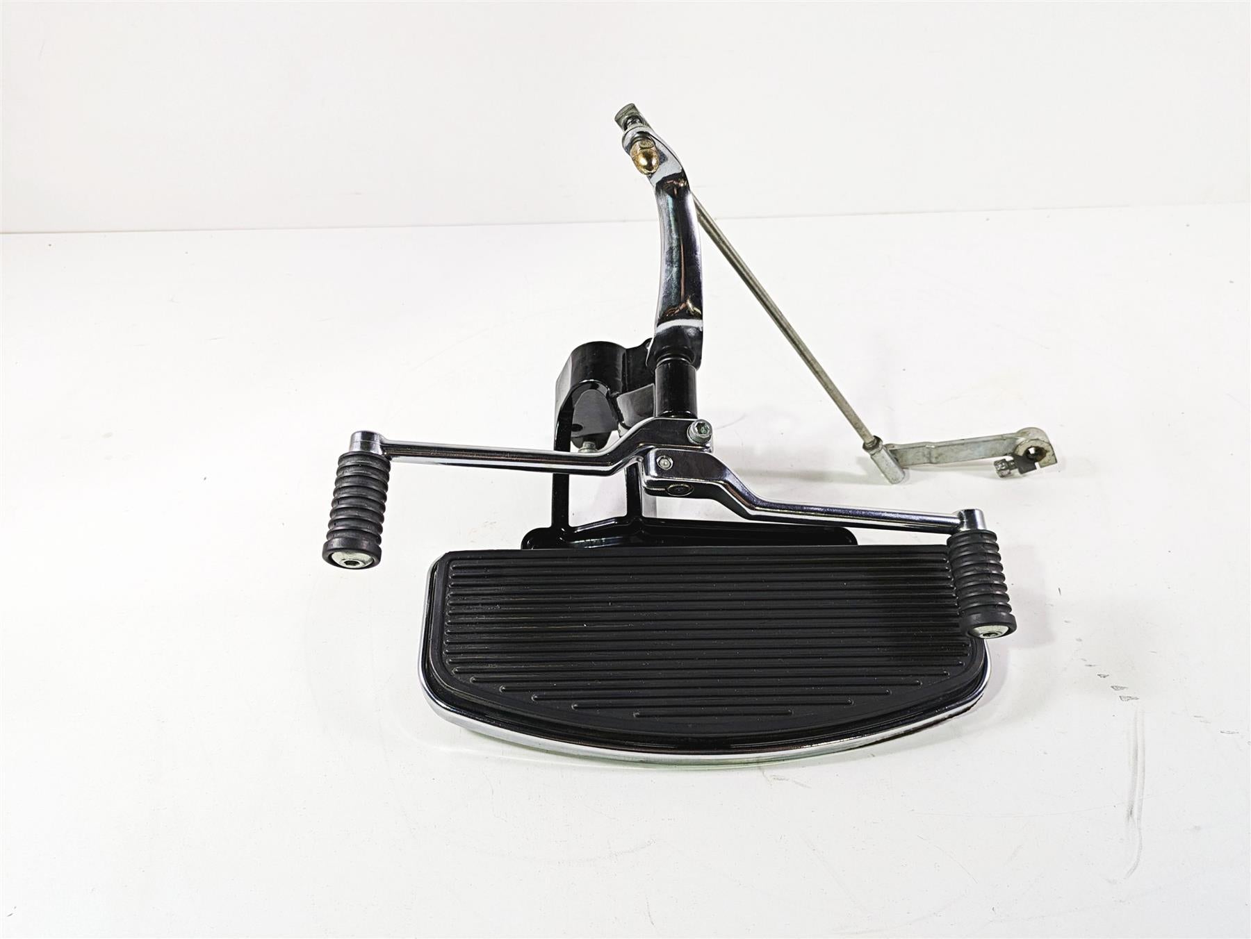 2008 Harley FLSTC Softail Heritage Front Left Floor Board + Shifter Set 33630-07 {{ shop.shopifyCountryName }} - Mototech271
