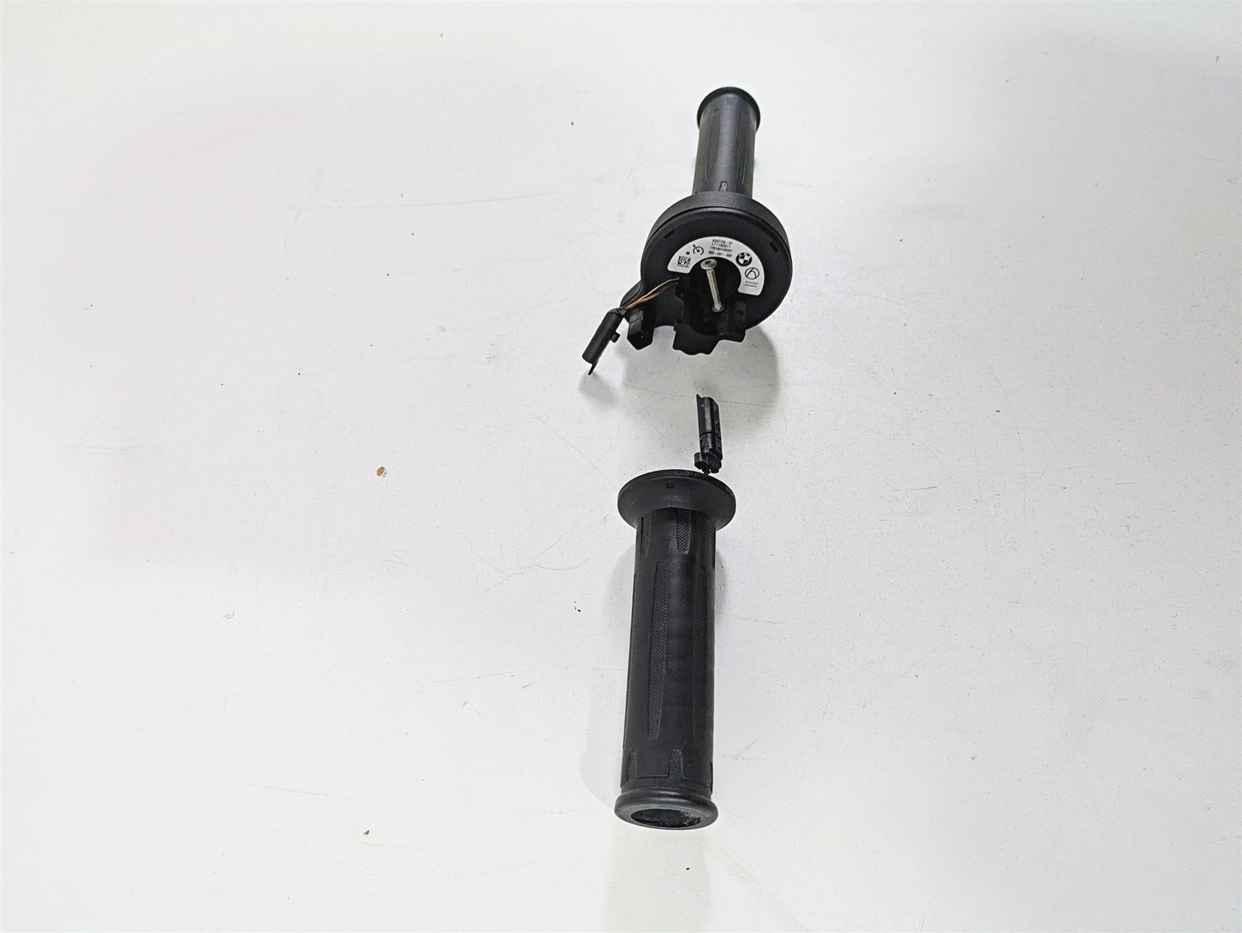 2017 BMW R1200 GS K50 Heated Hand Grip Set 61318552117 61318552120 {{ shop.shopifyCountryName }} - Mototech271