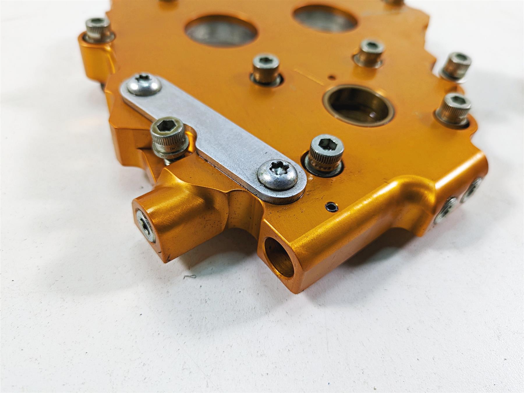 Harley Davidson Big Twin Screamin Eagle Cam Shaft Carrier & Oil Pump 25400018 {{ shop.shopifyCountryName }} - Mototech271