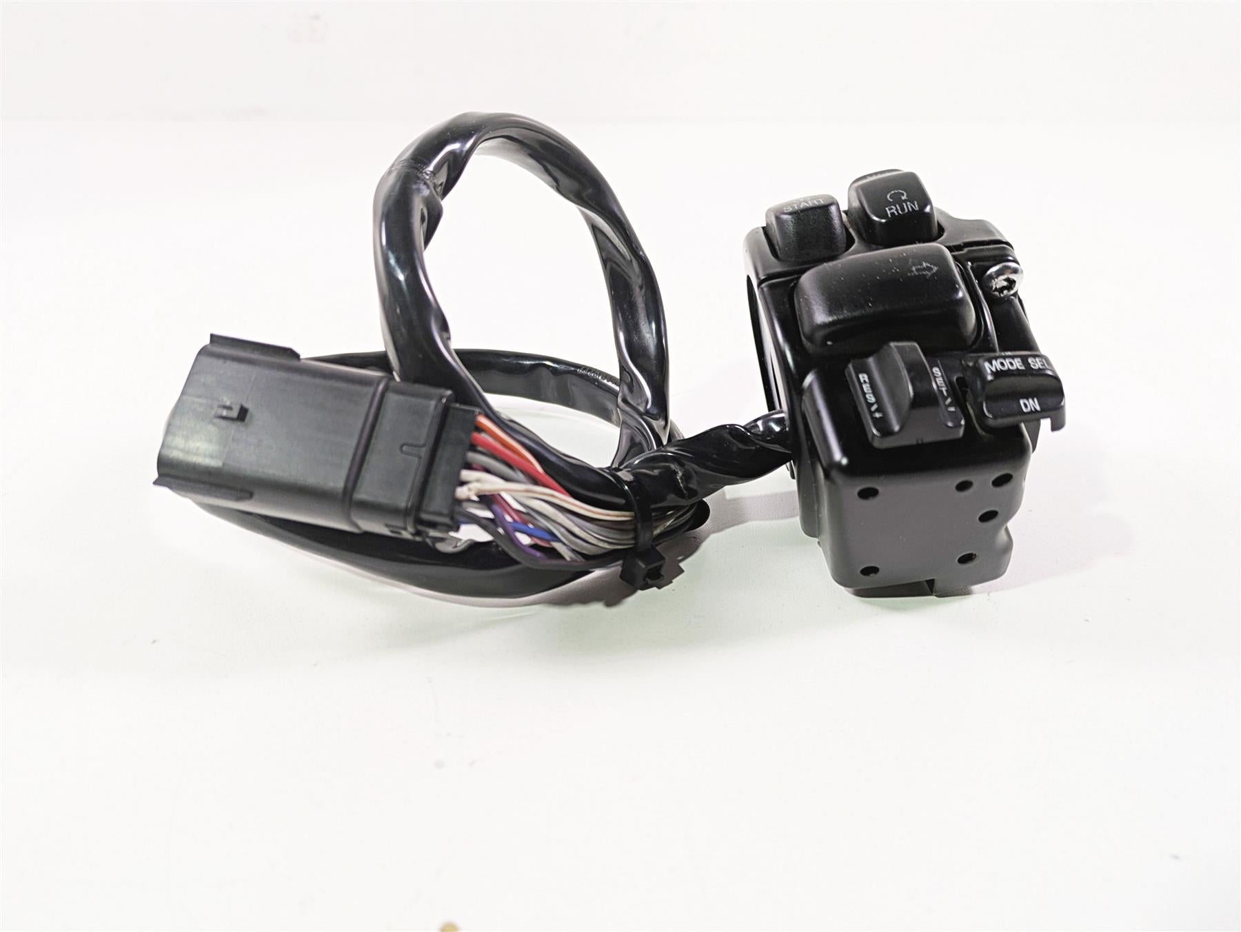 2009 Harley Touring FLHX Street Glide Right Hand Cruise Control Switch 71684-06A {{ shop.shopifyCountryName }} - Mototech271