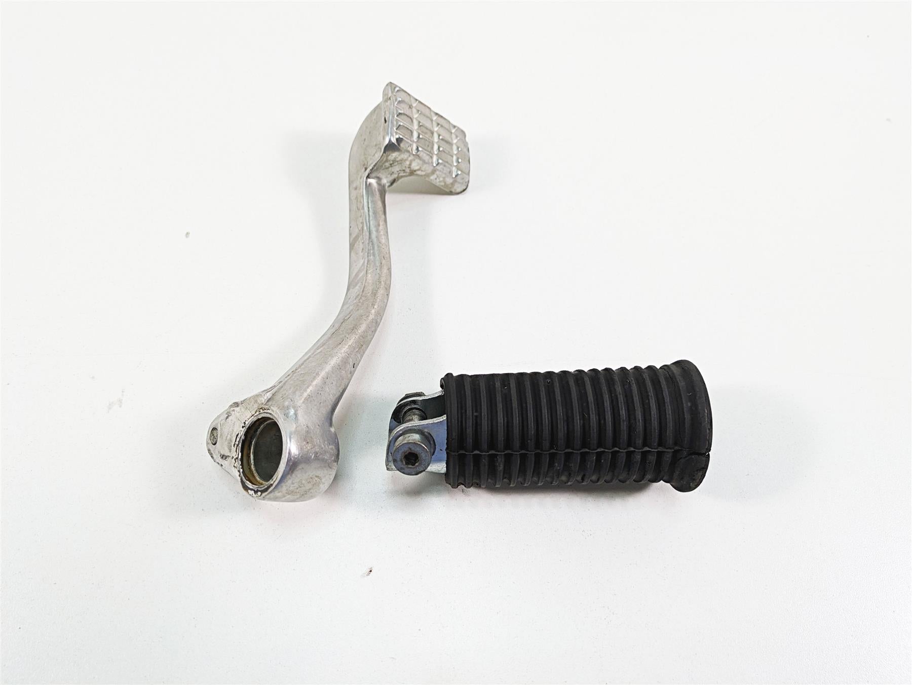 1986 Harley Sportster XLH 883 Right Front Foot Peg & Brake Pedal 42459-80B {{ shop.shopifyCountryName }} - Mototech271