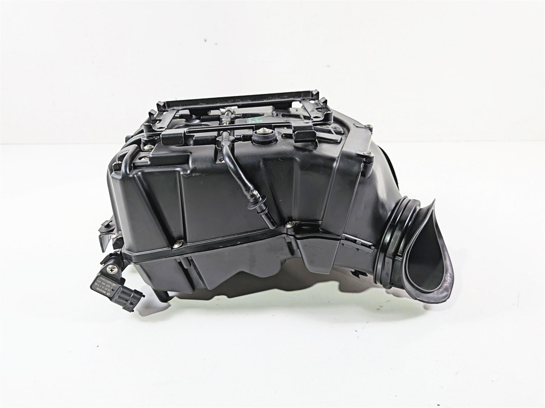 2018 Aprilia RSV4 RR Air Filter Box & Velocity Stacks 2B001216 2B003660 {{ shop.shopifyCountryName }} - Mototech271