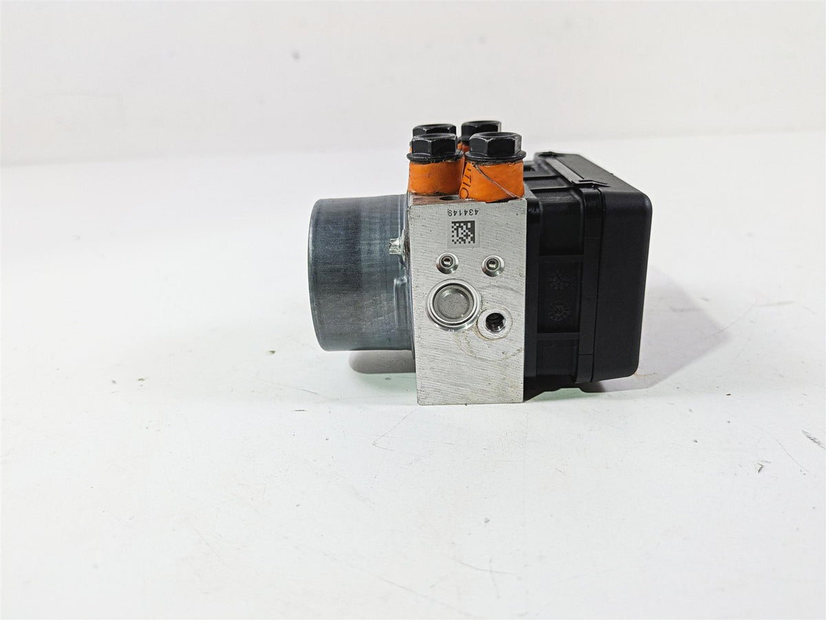2016 Ducati Monster 1200 S Abs Brake Control Unit Module Pump 54240451B {{ shop.shopifyCountryName }} - Mototech271