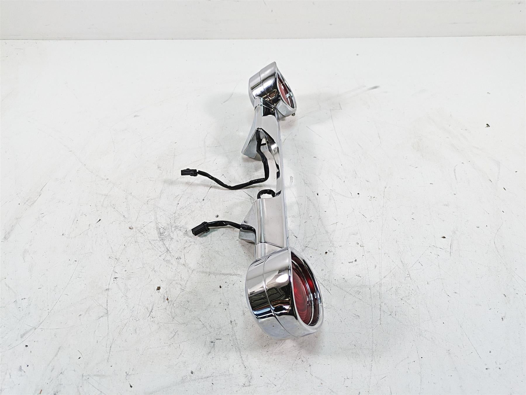 2010 Harley Touring FLHTCU Electra Glide Rear Blinker Turn Signal Bar 68510-74C {{ shop.shopifyCountryName }} - Mototech271