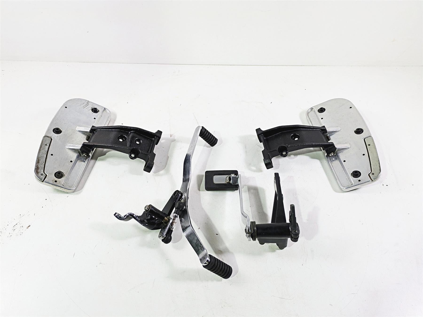 2008 Yamaha XVZ1300 Royal Star Front Floorboard Shifter Brake Pedal 4XY-27410-10 {{ shop.shopifyCountryName }} - Mototech271