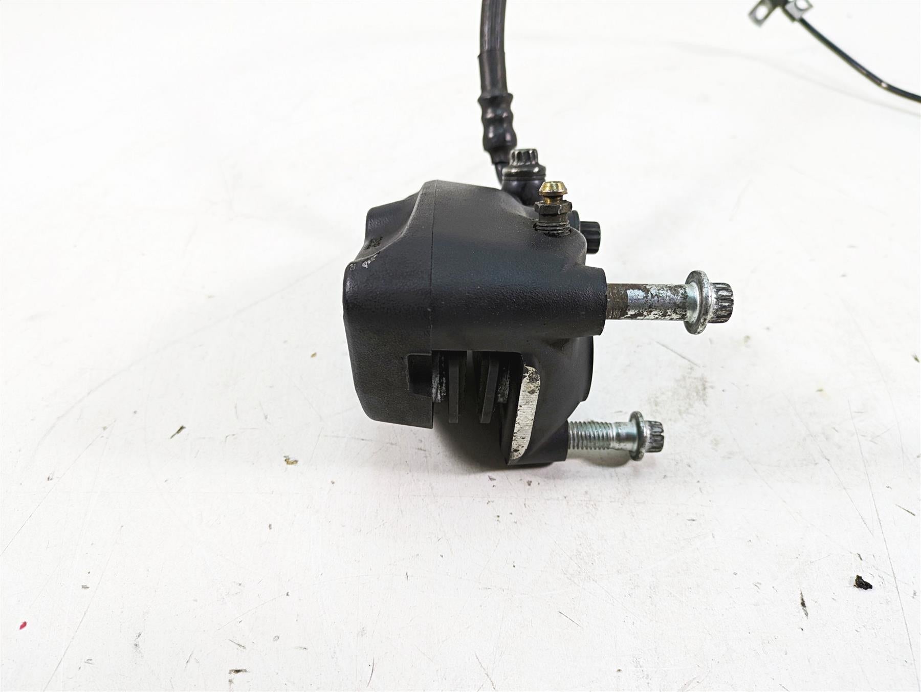 2006 Harley FLSTI Softail Heritage Front Brake Caliper + Line 44046-00D {{ shop.shopifyCountryName }} - Mototech271