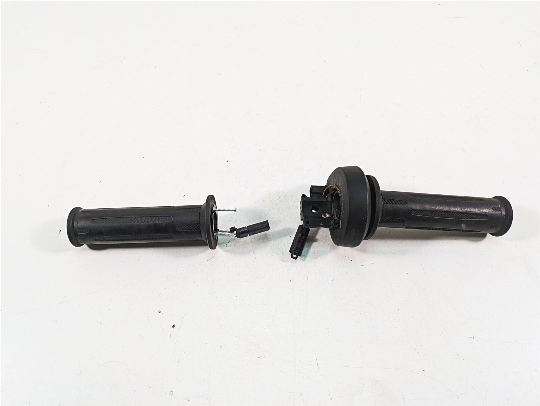 2016 BMW R1200R K53 Heated Cruise Hand Grip Set 61318552115 61318552124 {{ shop.shopifyCountryName }} - Mototech271