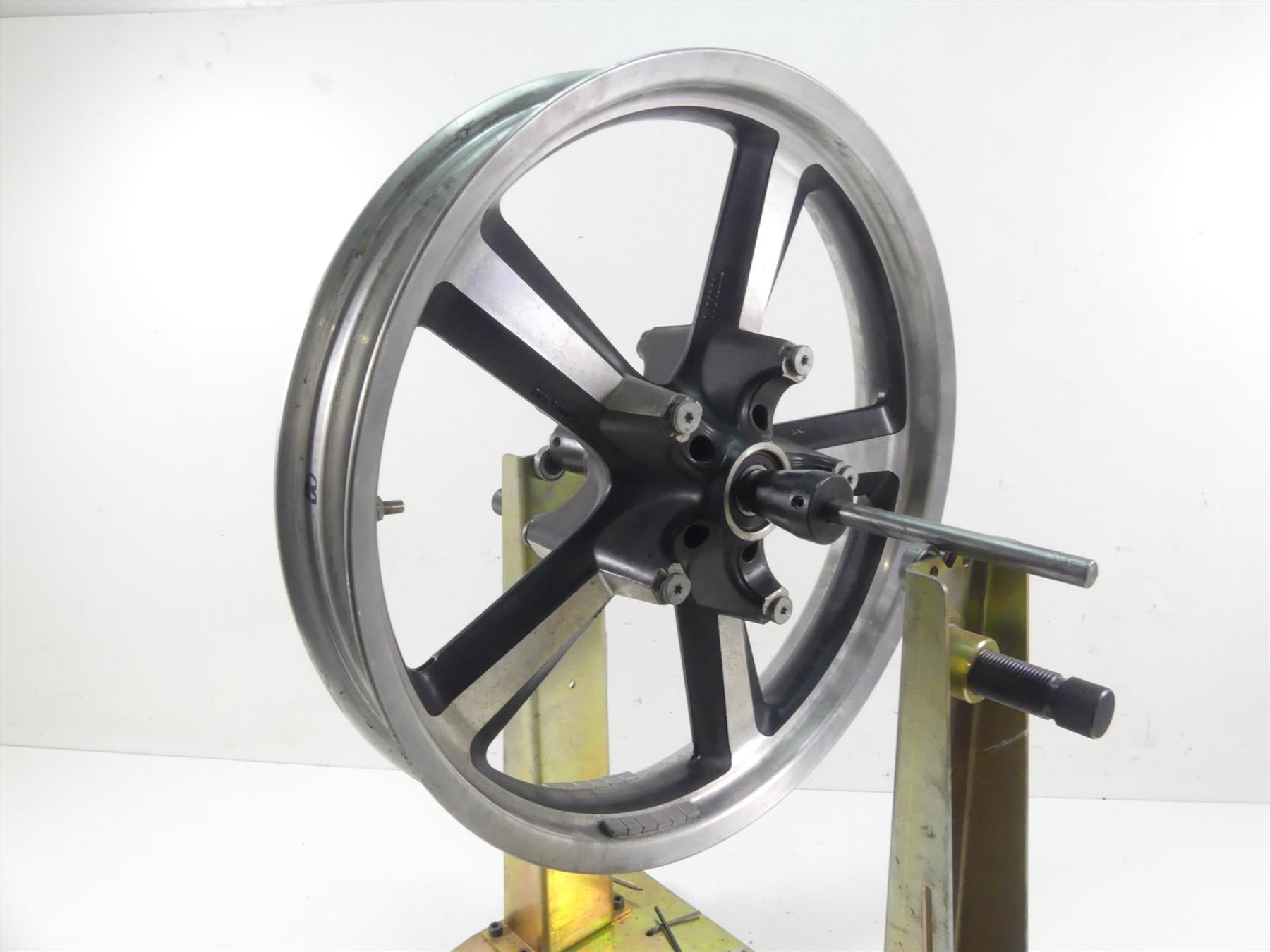 2012 Harley VRSCF Muscle Rod Straight 19x3 Front Wheel Rim 41670-09