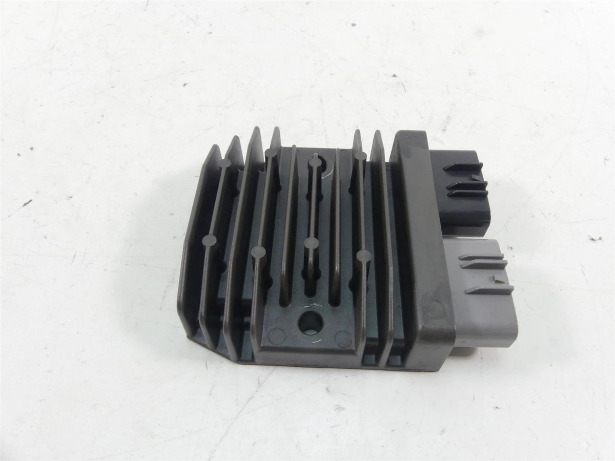 2017 Triumph Thruxton 1200R Rectifier Voltage Regulator T1300679 FH020AA {{ shop.shopifyCountryName }} - Mototech271