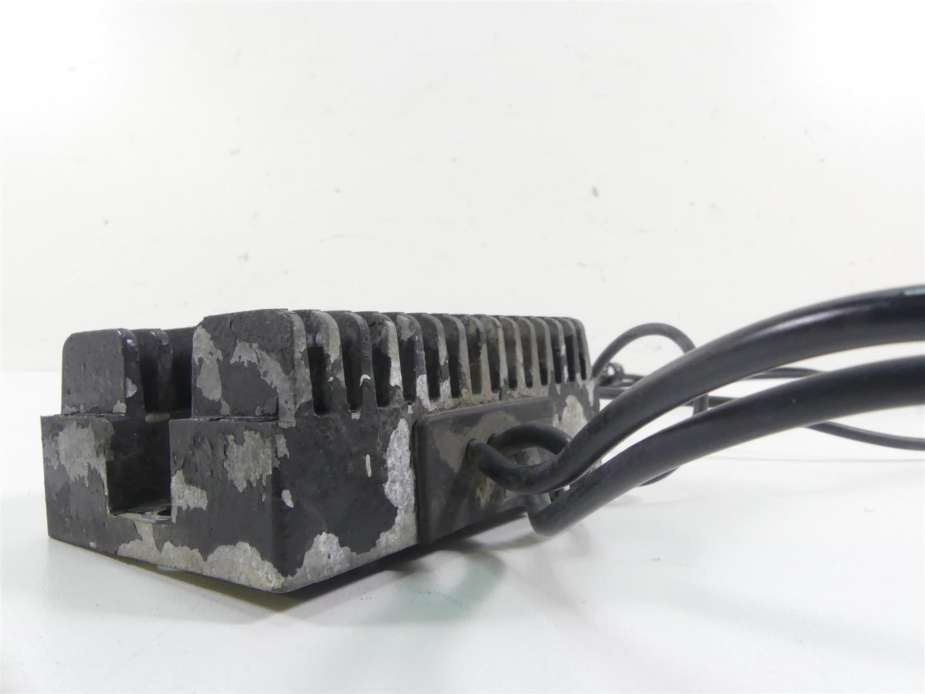 1999 Harley Dyna FXDS Convertible Rectifier Voltage Regulator 74518-99A {{ shop.shopifyCountryName }} - Mototech271