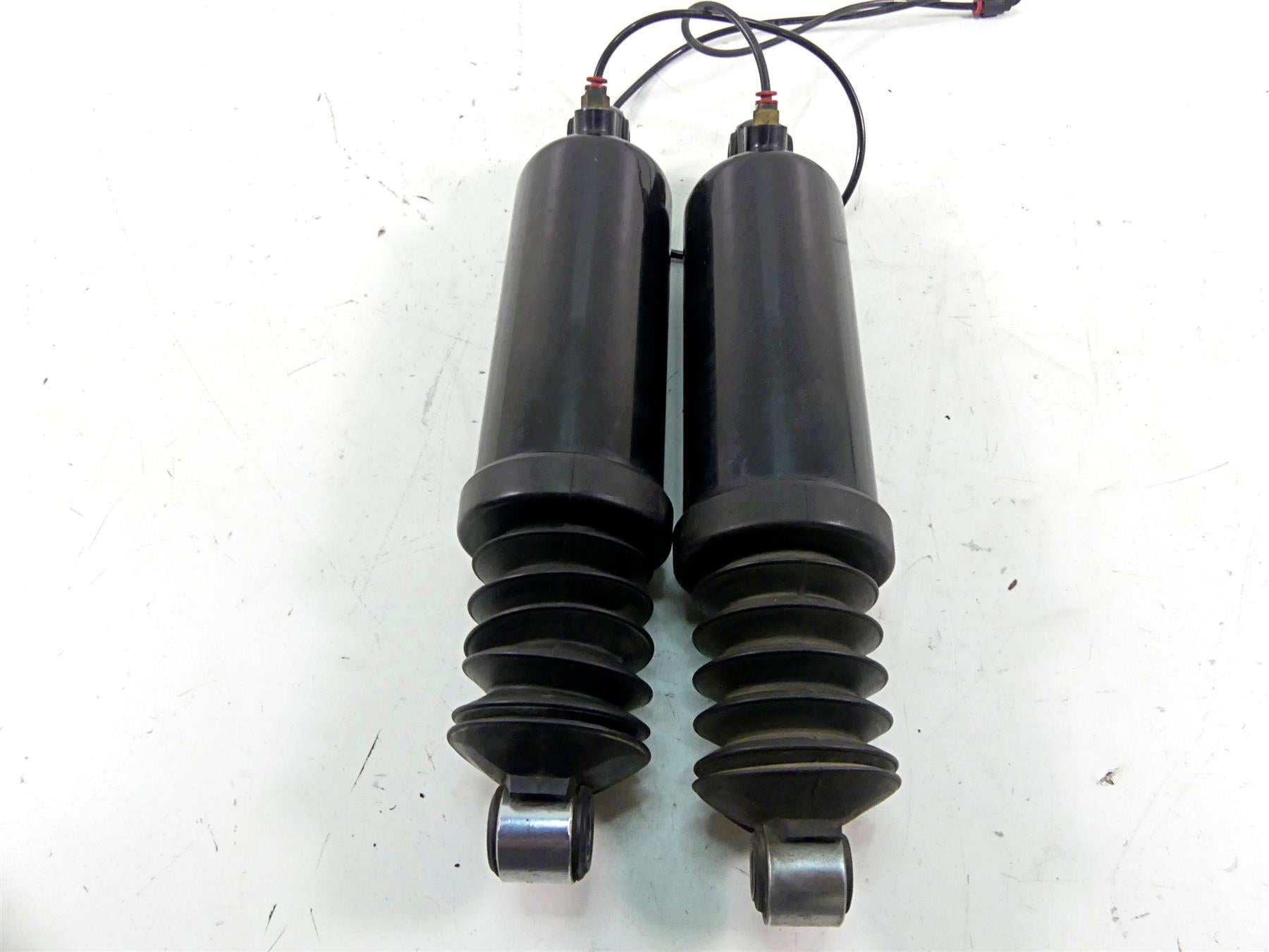 2008 Harley Touring FLHX Street Glide Rear 12" Air Shock Suspension 54662-02A {{ shop.shopifyCountryName }} - Mototech271