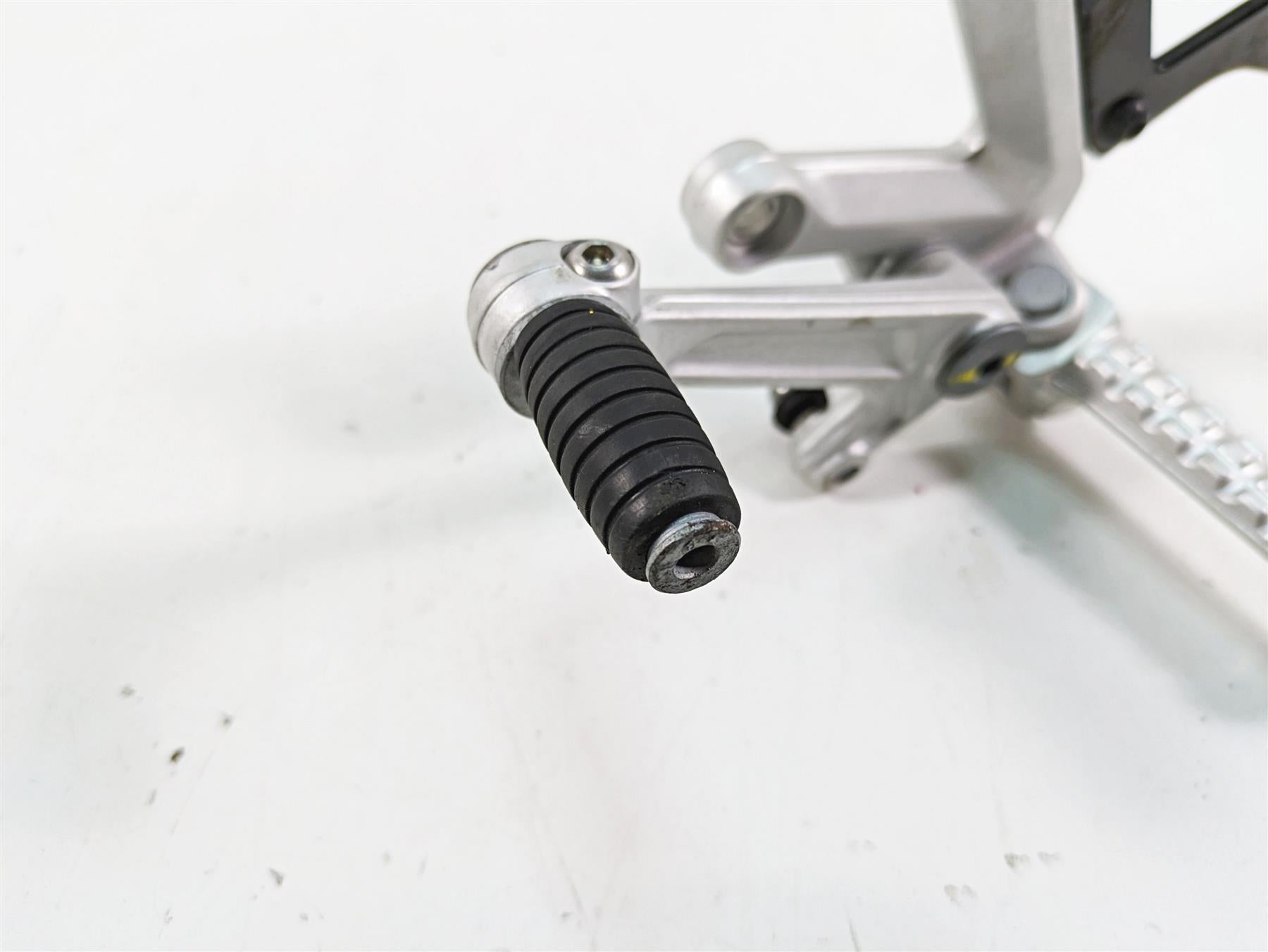 2020 Aprilia Tuono V4 Factory Left Front Footpeg & Shifter 897829 {{ shop.shopifyCountryName }} - Mototech271