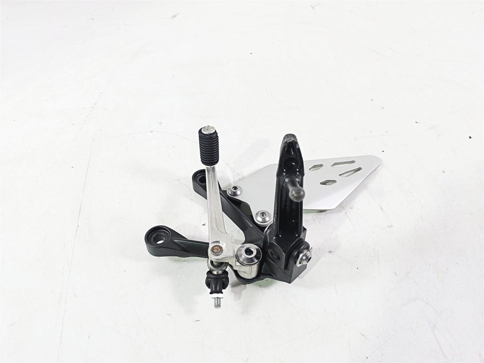 2020 Kawasaki ZX6R Ninja Left Footpeg Foot Peg Shifter Lever 35063-0160-18R {{ shop.shopifyCountryName }} - Mototech271