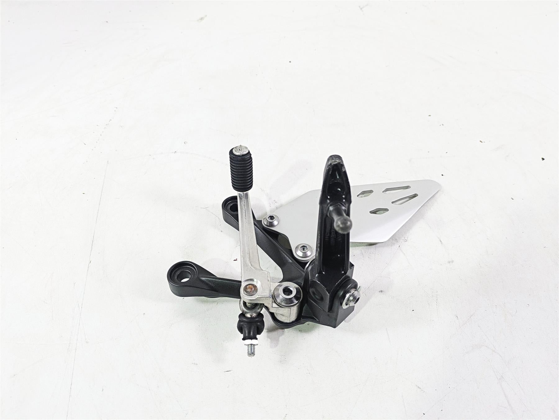 2020 Kawasaki ZX6R Ninja Left Footpeg Foot Peg Shifter Lever 35063-0160-18R | Mototech271