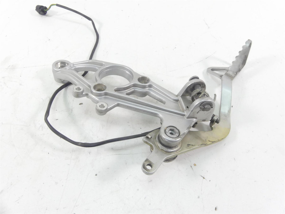 2003 BMW R1150 GS R21 Right Front Rider Footpeg Mount & Brake Pedal 46712335598 {{ shop.shopifyCountryName }} - Mototech271