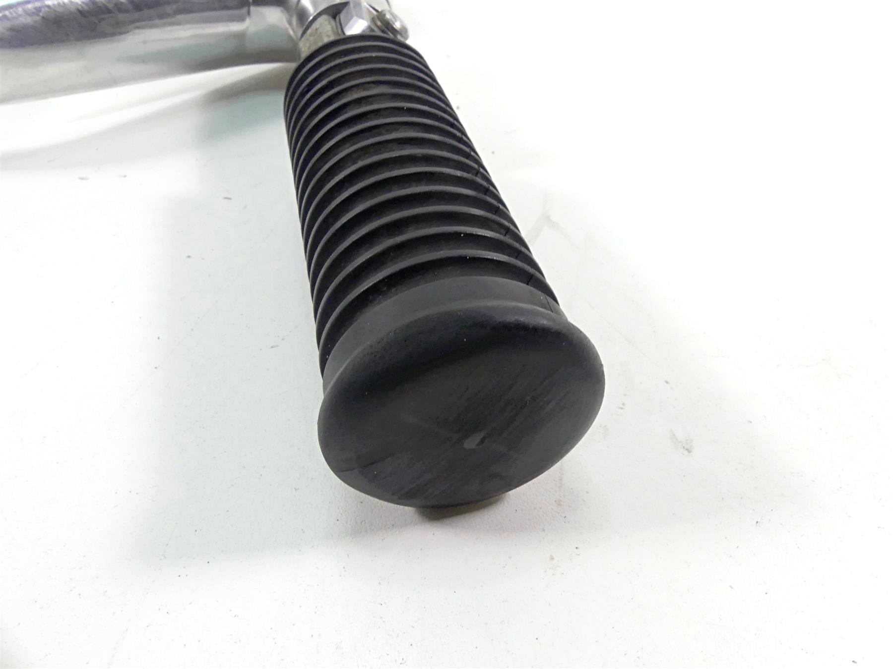 2005 Harley Sportster XL1200 C Front Right Foot Peg & Brake Pedal Set 42652-04 {{ shop.shopifyCountryName }} - Mototech271