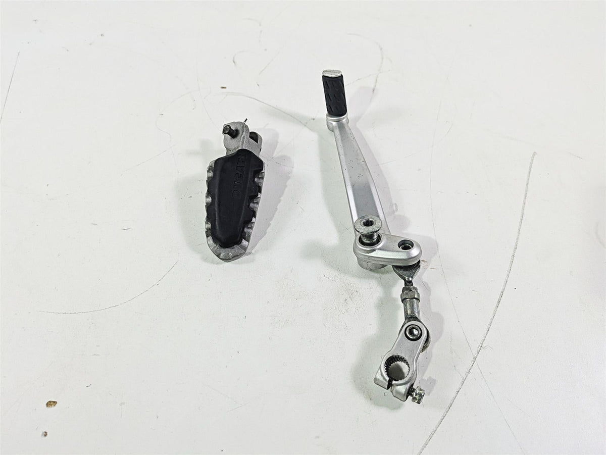 2015 Ducati Hypermotard 821 SP Left Foot Peg & Shift Lever 82412111AA 45630751BA {{ shop.shopifyCountryName }} - Mototech271