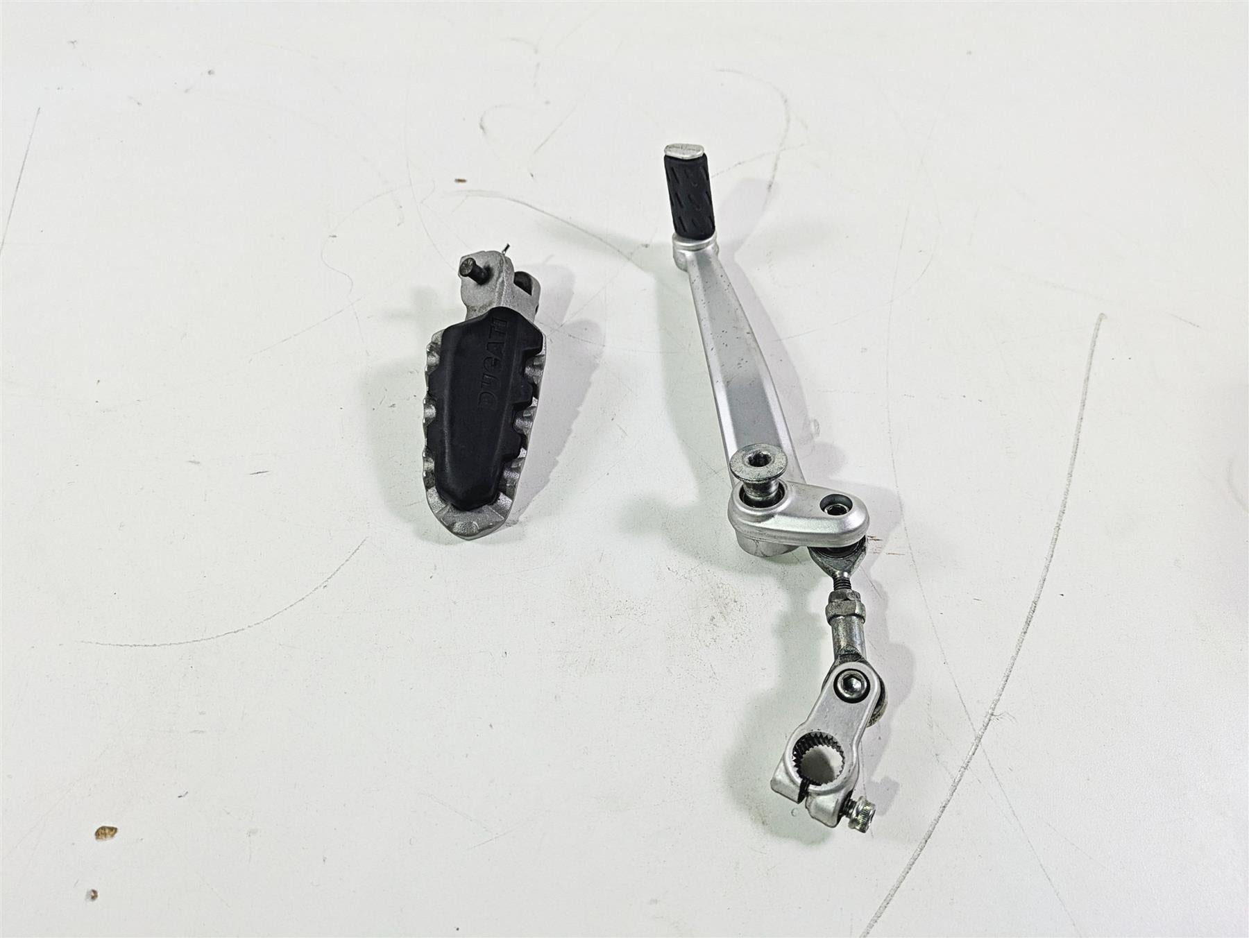 2015 Ducati Hypermotard 821 SP Left Foot Peg & Shift Lever 82412111AA 45630751BA {{ shop.shopifyCountryName }} - Mototech271