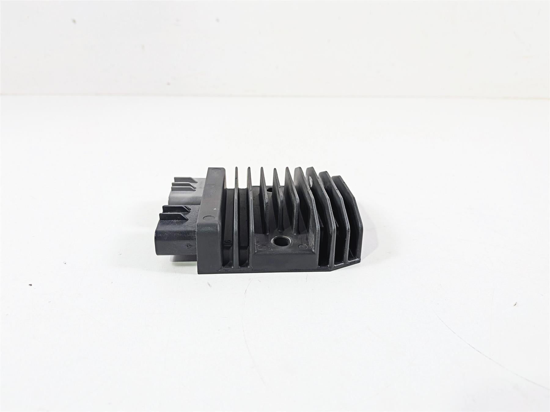 2023 Yamaha MT10 MTN1000 Rectifier Voltage Regulator 1D7-81960-10-00 FH027AA {{ shop.shopifyCountryName }} - Mototech271