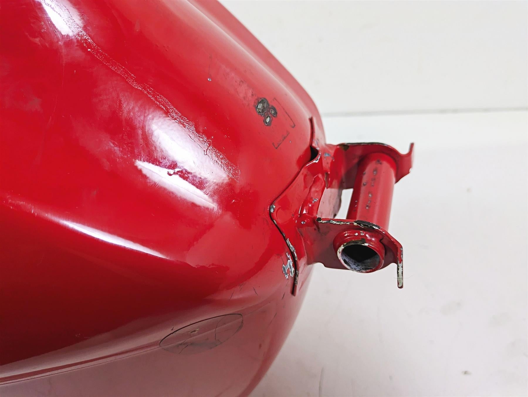 2012 Triumph Daytona 675 Fuel Gas Petrol Tank - No Dent T2401261 {{ shop.shopifyCountryName }} - Mototech271
