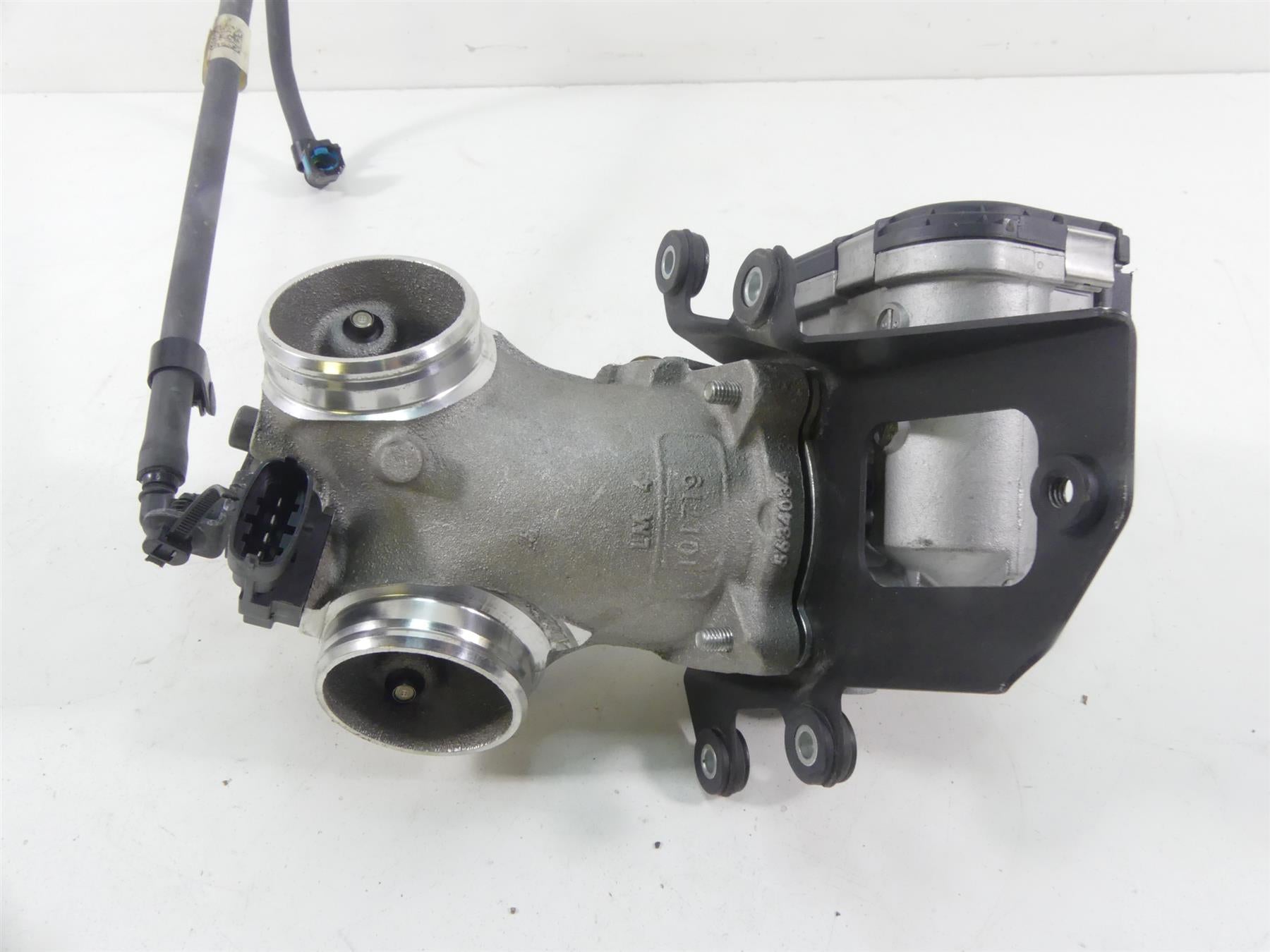 2020 Indian Roadmaster Throttle Body Fuel Injectors & Intake Manifold 1204685 {{ shop.shopifyCountryName }} - Mototech271