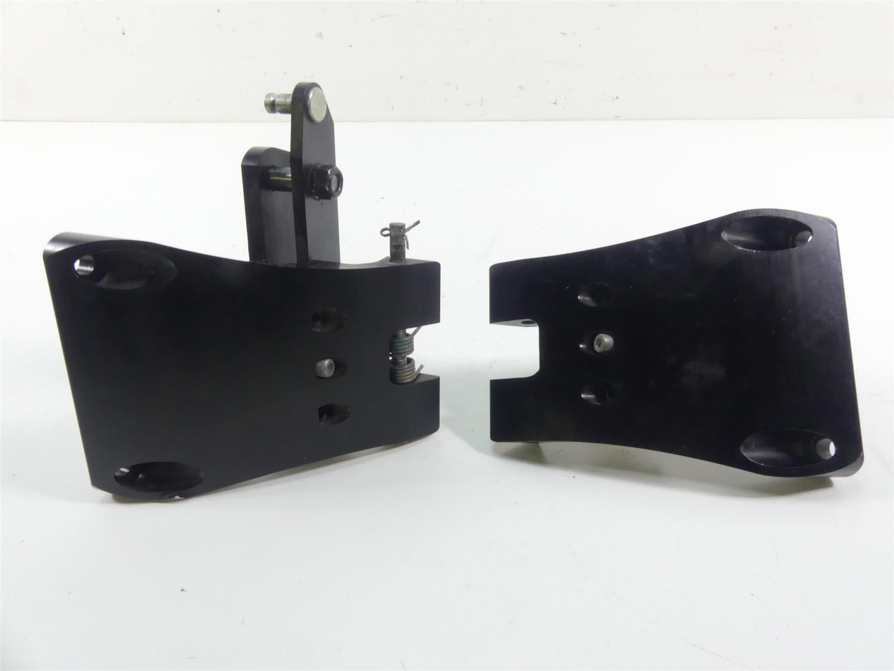 2015 Victory Cross Country Tour Left Right Floorboard Mount Bracket Set 5136965 {{ shop.shopifyCountryName }} - Mototech271