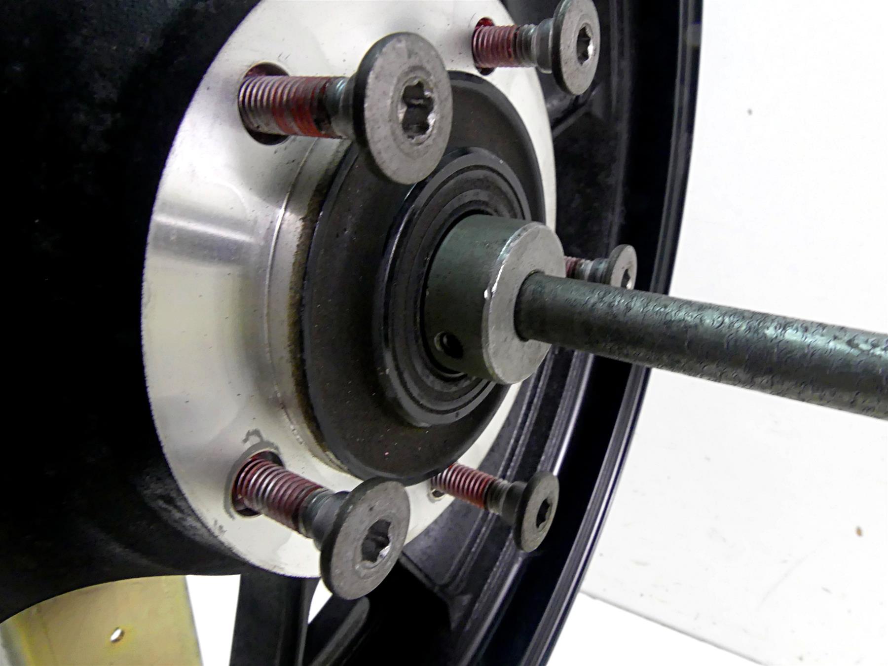 2010 Kawasaki ZX1400 ZX14 R Ninja Straight 17x3.5 Front Wheel Rim 41073-0105 {{ shop.shopifyCountryName }} - Mototech271