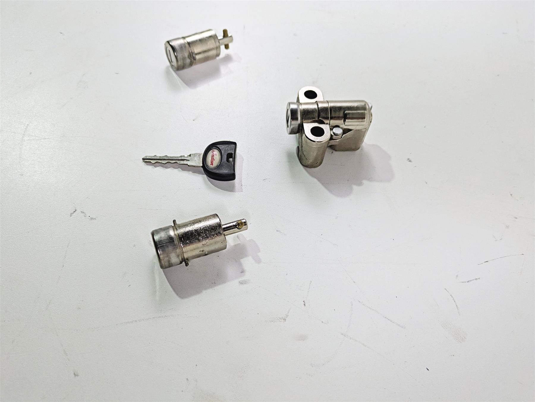 2018 Indian Springfield Dark Horse Fork Saddlebag Locks & Key Set 2635146 {{ shop.shopifyCountryName }} - Mototech271