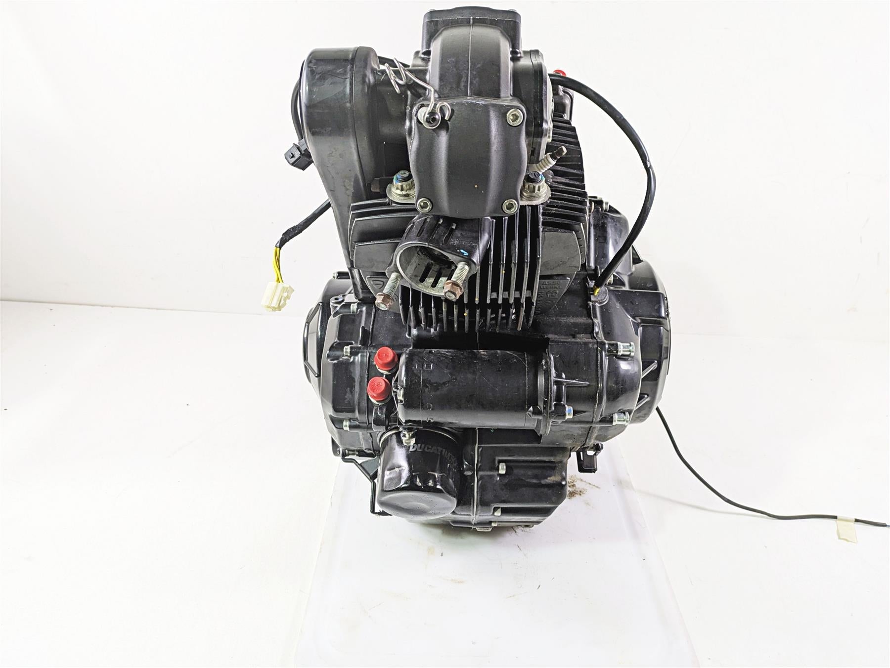 2022 Ducati Scrambler Desert Sled Complete Engine Motor + Transmission 225P0082A {{ shop.shopifyCountryName }} - Mototech271