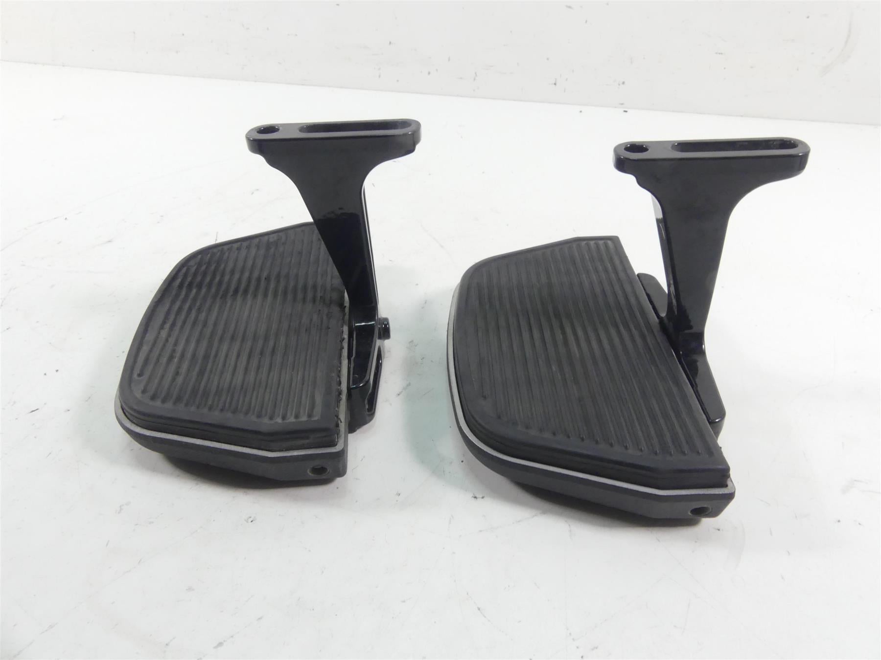 2012 Harley Touring FLHTK Electra Glide Rear Passenger Floorboard Set 50613-91A {{ shop.shopifyCountryName }} - Mototech271