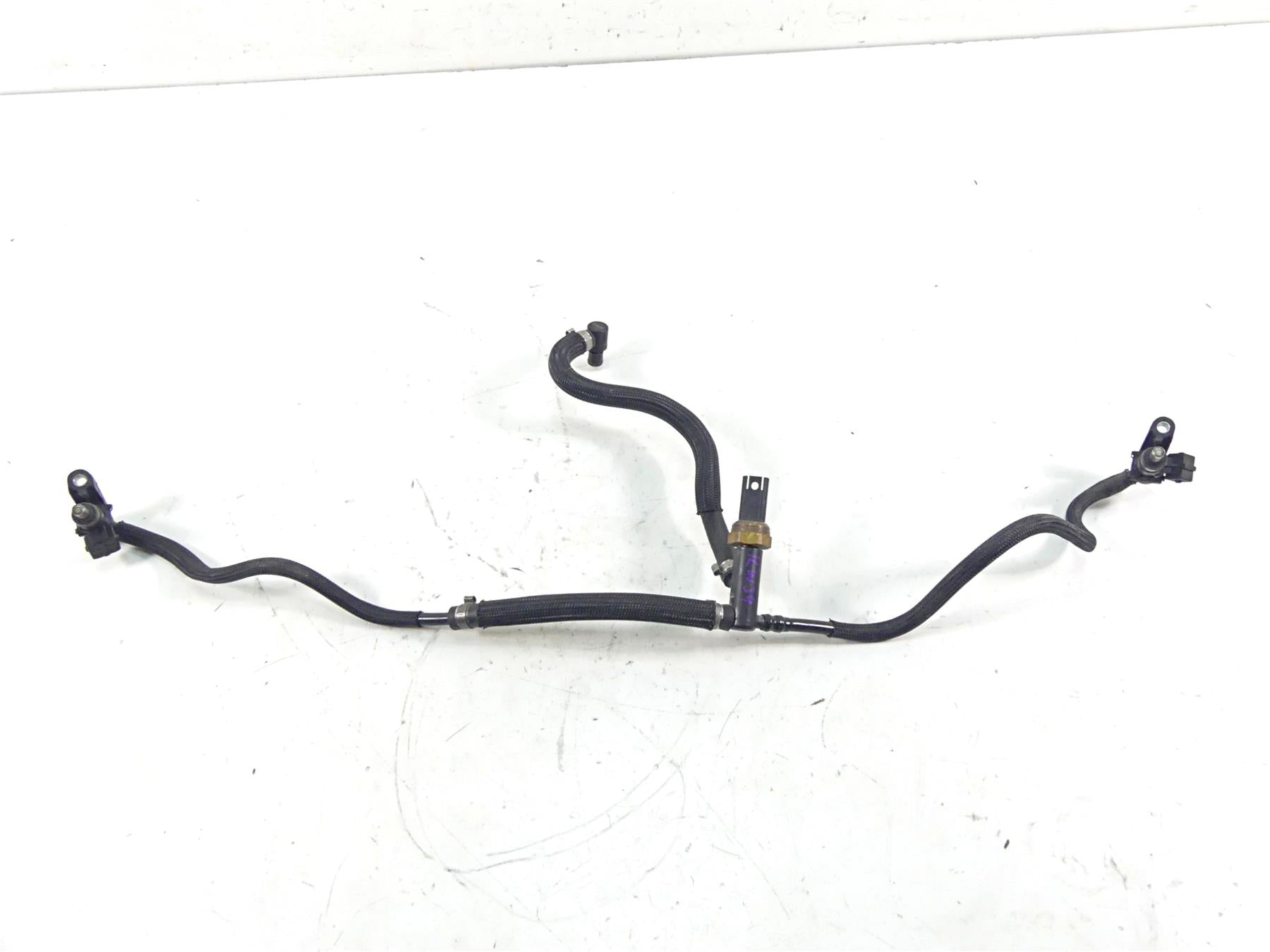 2015 BMW R1200GS GSW K50 Fuel Distributor Injector + Hoses Set 13538556862 {{ shop.shopifyCountryName }} - Mototech271