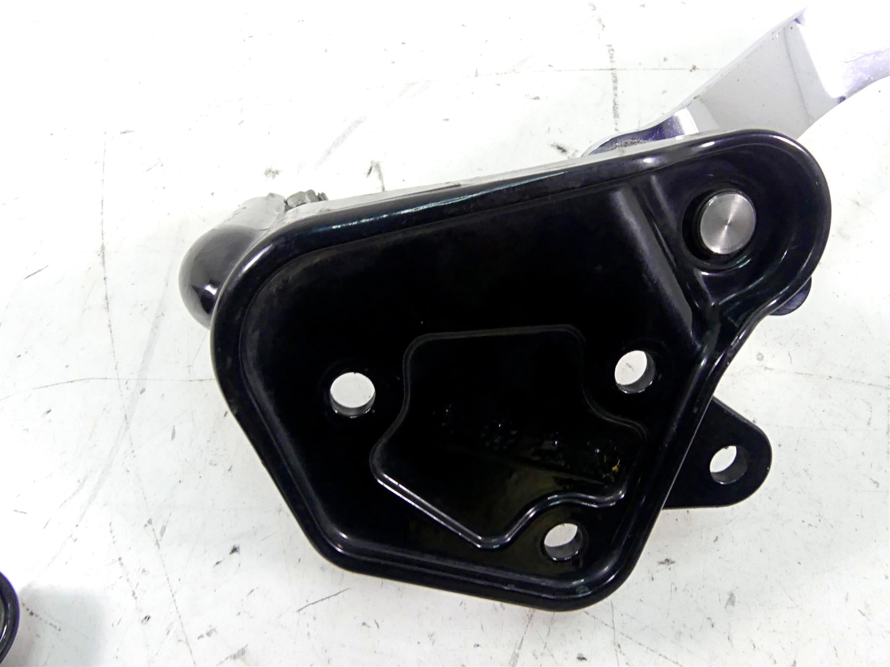 2006 Harley Softail FXSTSI Springer Left Right Footpeg Mounts 33683-00 42507-00 {{ shop.shopifyCountryName }} - Mototech271