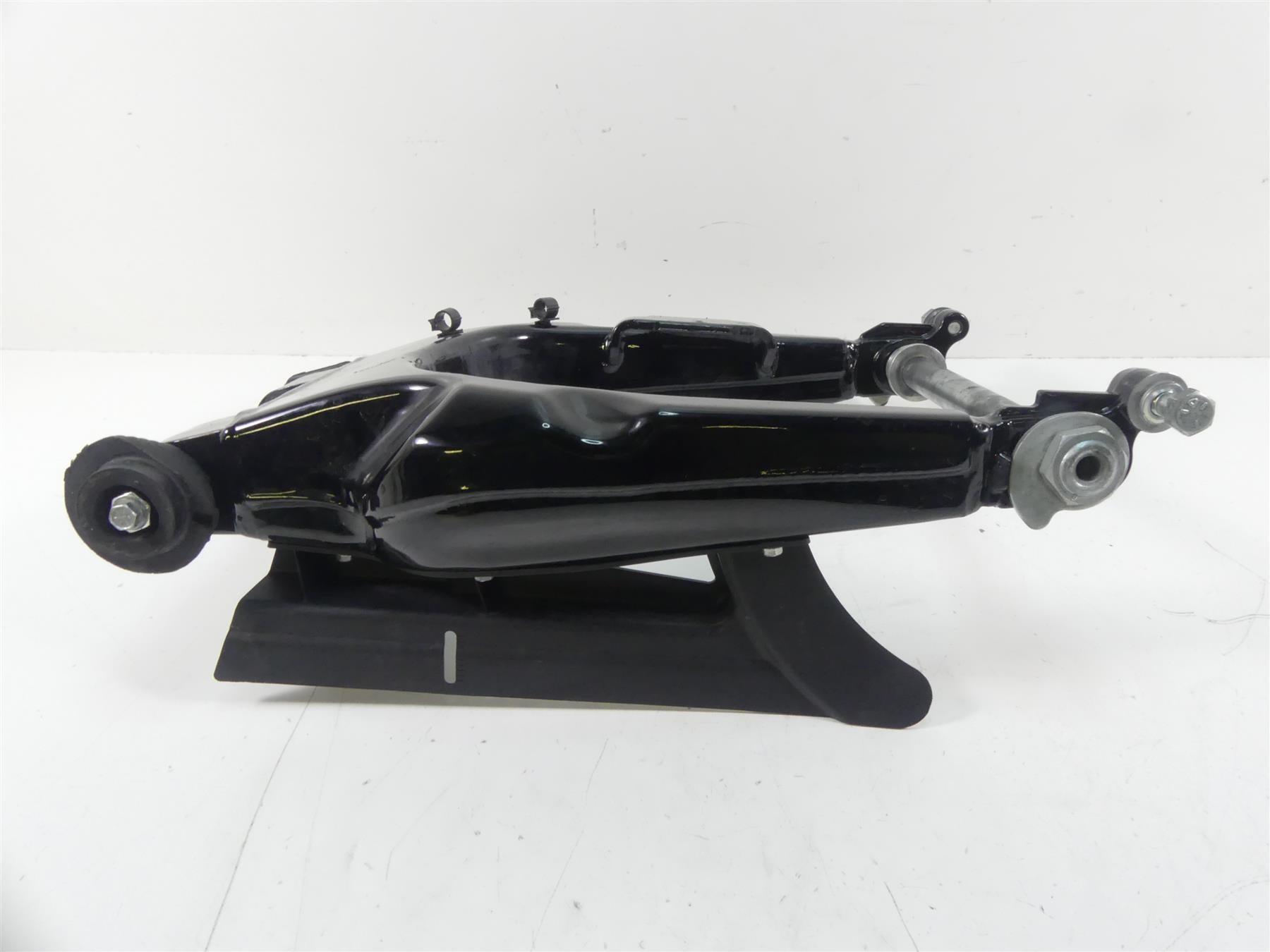 2014 Harley Touring FLHX Street Glide Rear Swing Swingarm 25mm Axle 47549-09 {{ shop.shopifyCountryName }} - Mototech271