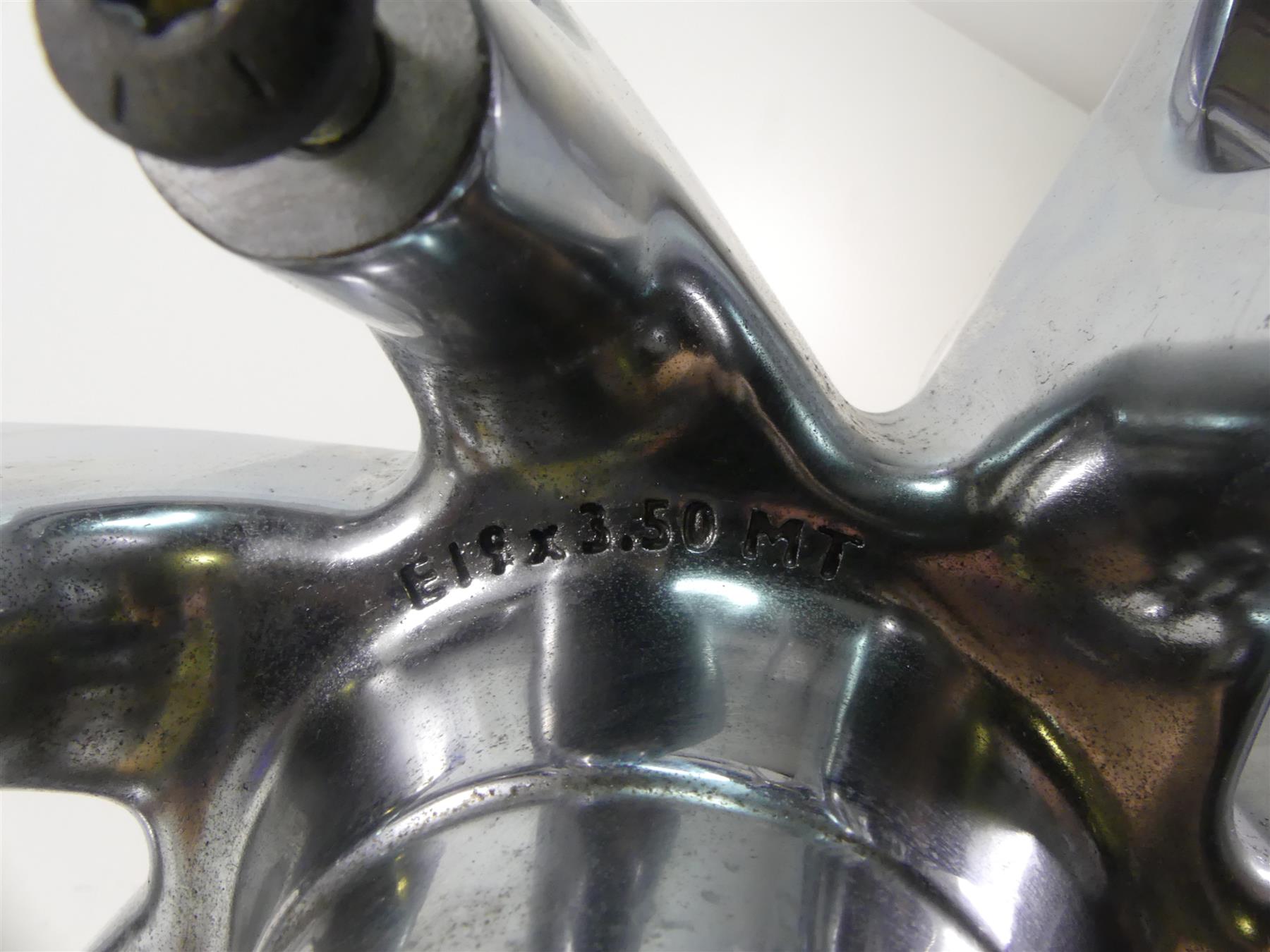 2012 Harley CVO FLHX SE3 Street Glide Front Agitator Wheel 19x3.5 55071-11 {{ shop.shopifyCountryName }} - Mototech271