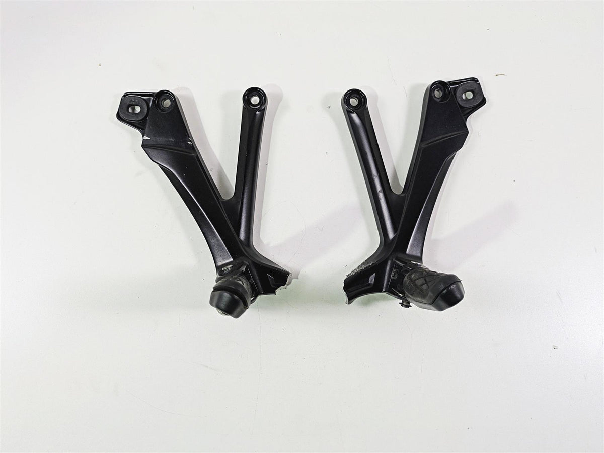 2023 Suzuki GSX1300 RR Hayabusa Rear Passenger Footpeg Set - Read 3600-10L00 {{ shop.shopifyCountryName }} - Mototech271