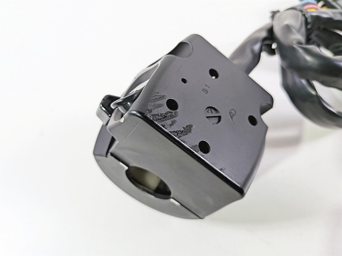 2013 Victory Vision Tour Left Hand Windshield Light Control Switch 4011993 {{ shop.shopifyCountryName }} - Mototech271