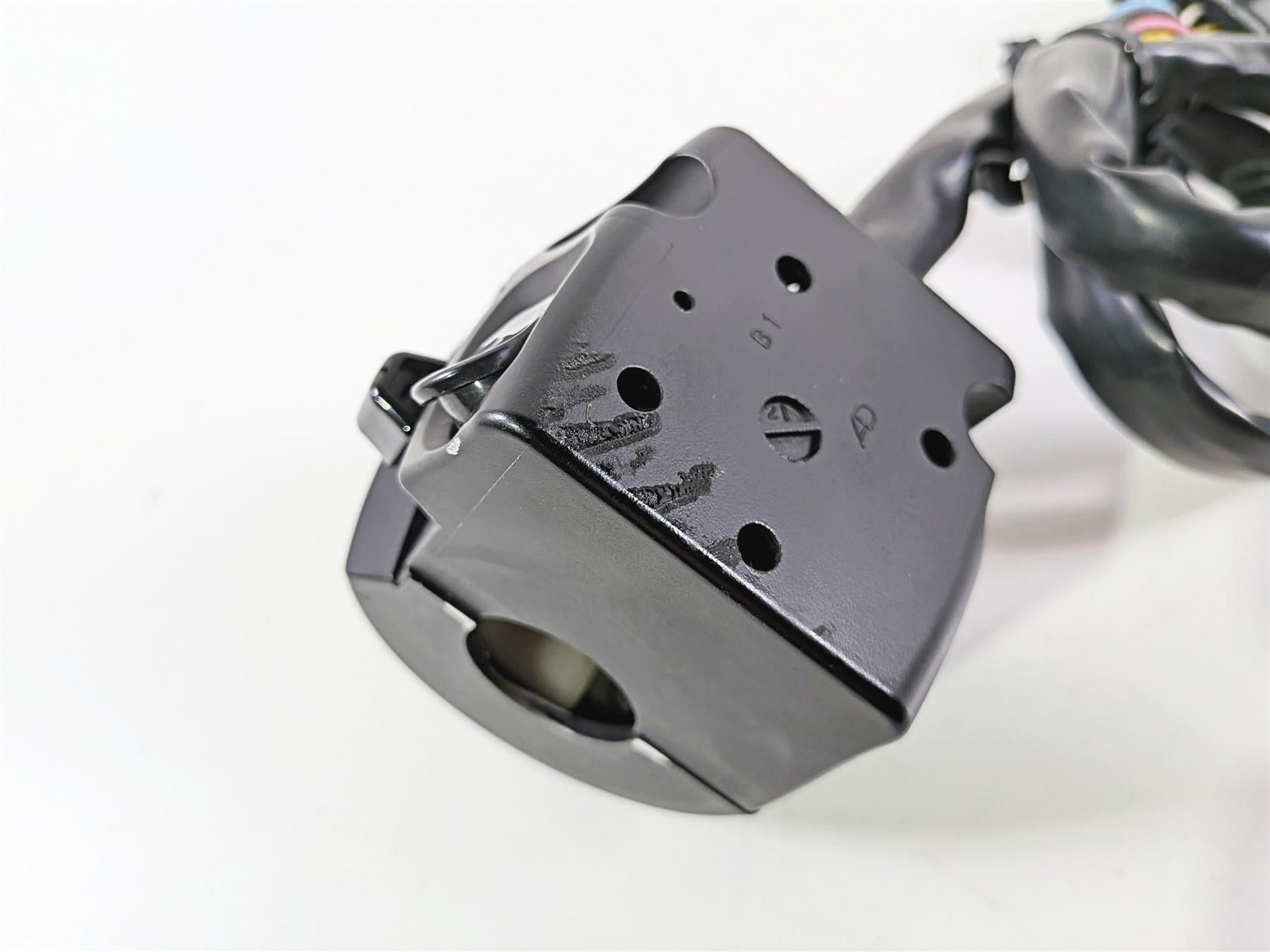 2013 Victory Vision Tour Left Hand Windshield Light Control Switch 4011993 {{ shop.shopifyCountryName }} - Mototech271