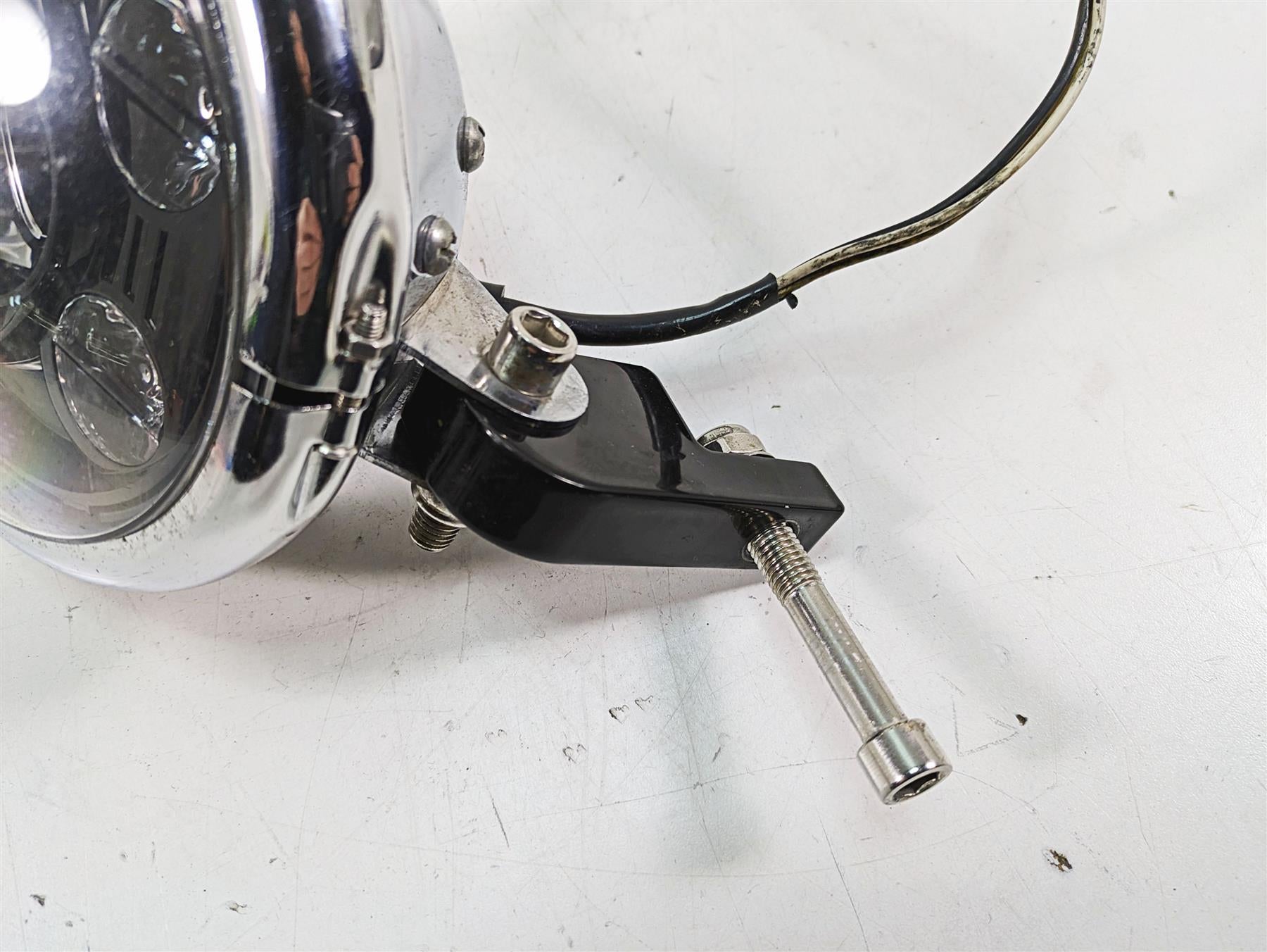 2015 Harley FXDL Dyna Low Rider Head Light Bucket + SunPie Led Lamp 69774-07A {{ shop.shopifyCountryName }} - Mototech271