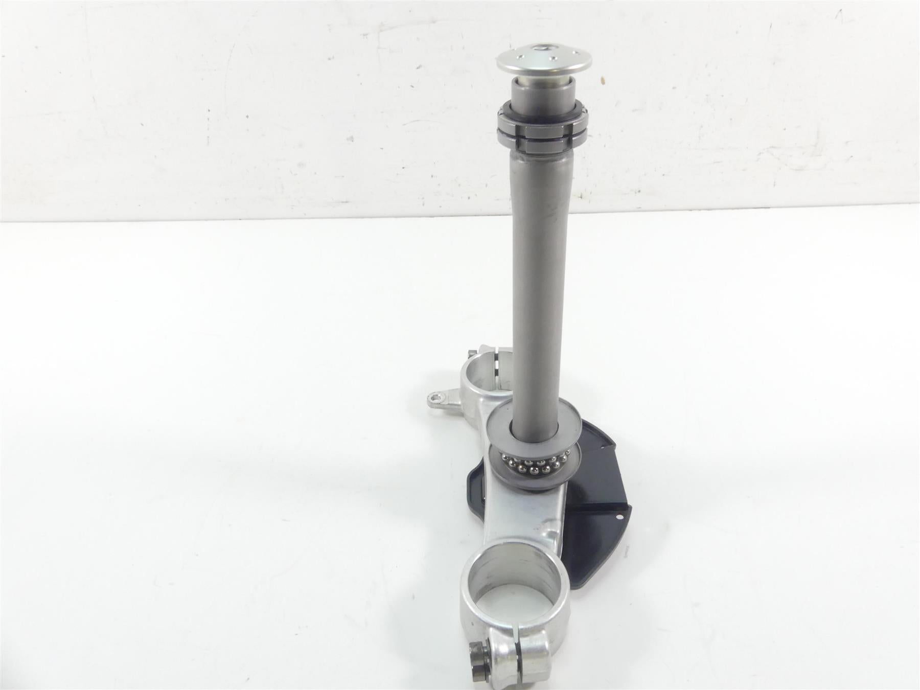 2016 BMW S1000XR K49 Lower Triple Tree Steering Clamp 31428552900 {{ shop.shopifyCountryName }} - Mototech271