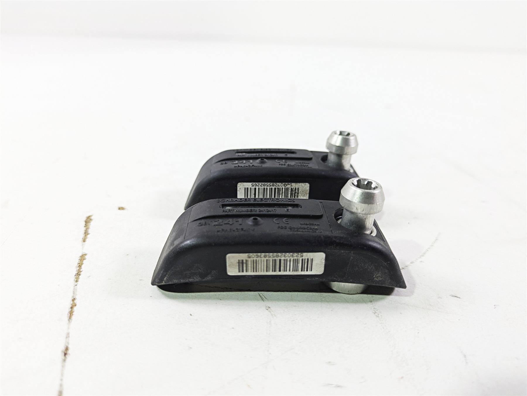 2019 Indian Chieftain Limited Tire Pressure Sensor Set 2412417 2208712 {{ shop.shopifyCountryName }} - Mototech271