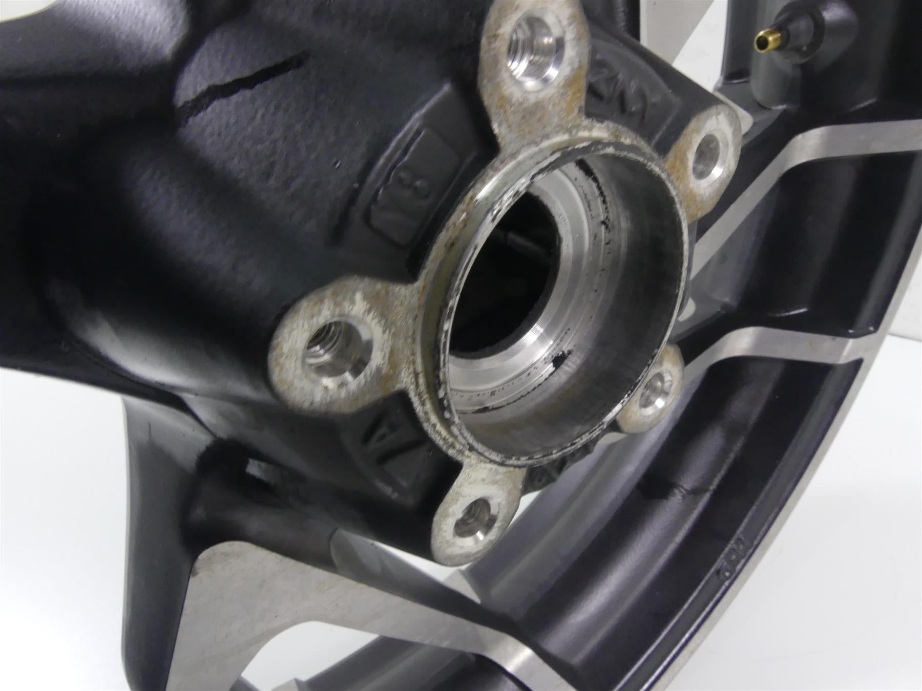2019 Harley Softail FLSB Sport Glide Front Wheel Rim 18x3.5 -Dent 43300450 {{ shop.shopifyCountryName }} - Mototech271